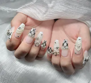 ネイル Lee Nailsのネイルデザイン