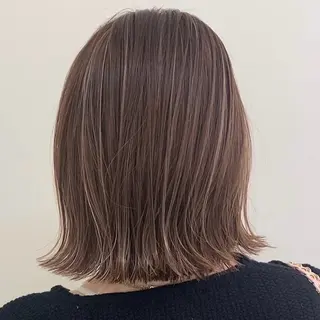 ミディアム カラー 細めハイライト🩶 ボブ/レイヤーカットのヘアスタイル
