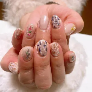 ネイル The Best Beauty受付担当のヘアスタイル