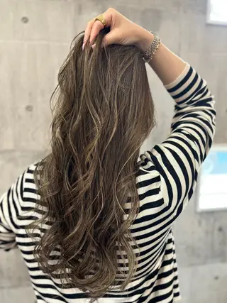 ロング Welila by haku所属・Yuuki ウェリラバイハクのヘアスタイル