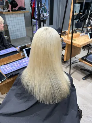 セミロング カラー 複雑履歴修正/ ハイトーン職人/拓真のヘアスタイル