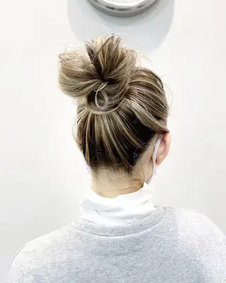 セミロング カラー 韓国風×透明感カラー 髪質改善オタベシンヤのヘアスタイル