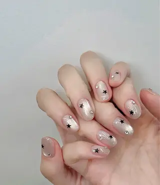 ネイル pink ladyサロン所属・べ にのネイルデザイン