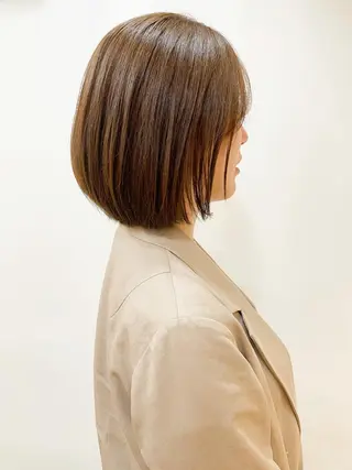 ショート カラー あずまぐち めぐみのヘアスタイル
