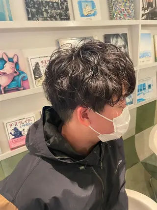 ショート パーマ メンズ 塚田 銀太のヘアスタイル