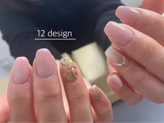 ミディアム ネイル 12 designのネイルデザイン