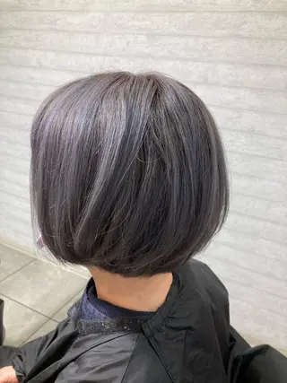 ショート カラー senses ミヤコのヘアスタイル