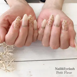 ネイル Petit Fleur所属・青柳 亜梨奈のマツエク・マツパデザイン