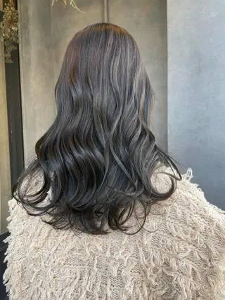 セミロング カラー N°　jillva 腰山 菜々美のヘアスタイル