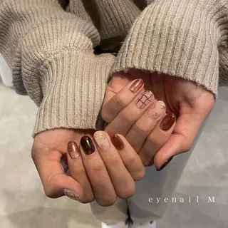 ネイル SHIORI 🤍のネイルデザイン