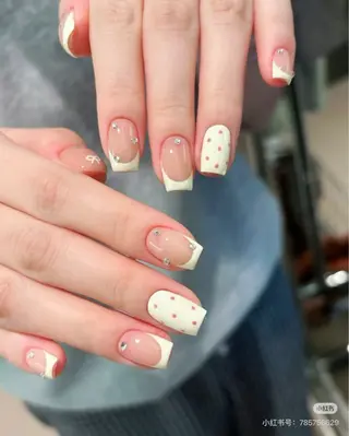 ネイル 高木 維麗絲のネイルデザイン