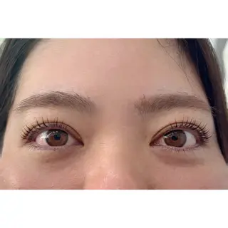 マツエク・マツパ RILOHANA所属・RILOHANA 宮平のヘアスタイル