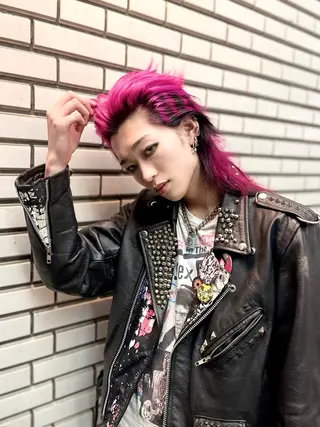 ミディアム カラー メンズ three所属・TOTA 唯一無二カラーのヘアスタイル