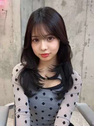 セミロング Loom by Sea 新宿所属・🦋Kaede/艶/ レイヤー/ミディアムのヘアスタイル