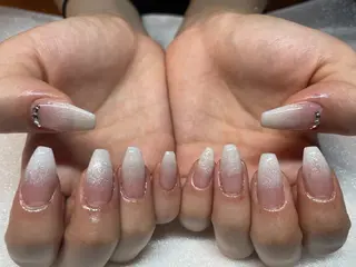 ネイル nail salon Luxury 梅田店所属・太田 侑里のネイルデザイン