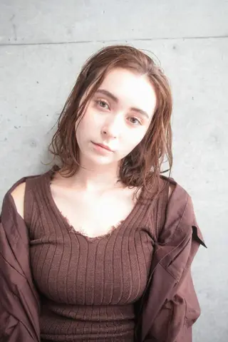 ミディアム カラー パーマ 小田川 竜也のヘアスタイル