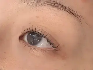 マツエク・マツパ TotalBeautysalonCURE所属・CURE 朱梨のネイルデザイン