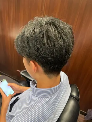 ミディアム メンズ 海老原 コウのヘアスタイル