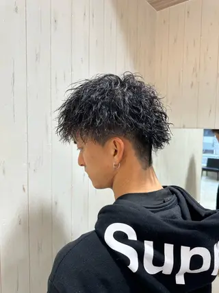 ショート パーマ メンズ 中嶋 紘夢のヘアスタイル