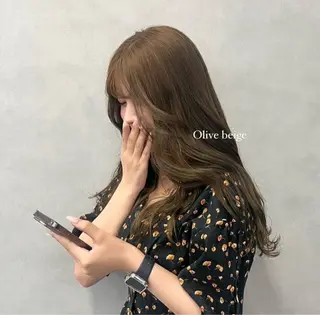 ロング Mirai/ 艶カラー/暖色カラーのヘアスタイル