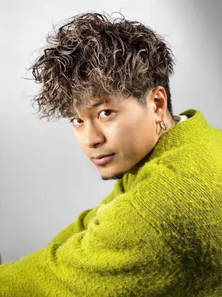 ミディアム パーマ ヘアアレンジ メンズ 理容シャイニー　中里店所属・櫻井 亮汰のヘアスタイル