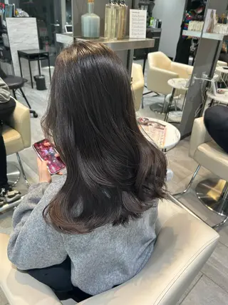 ロング まひろ エクステ／ハイトーンのヘアスタイル