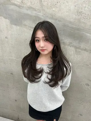 ロング CYM所属・ワンカラー/レイヤー 🩷モエのヘアスタイル
