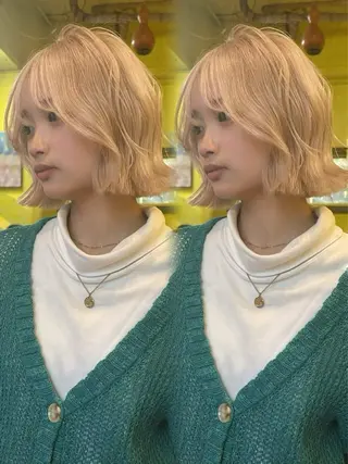 ミディアム 韓国ヘア/ブリーチ無 しWカラー/オリーブのヘアスタイル