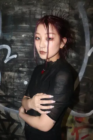 ミディアム ✴︎TO-MA✴︎ レッドカラー/透明感のヘアスタイル