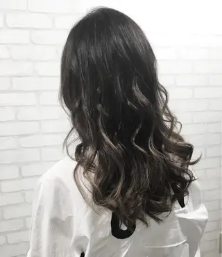 セミロング カラー miki 🦎のヘアスタイル