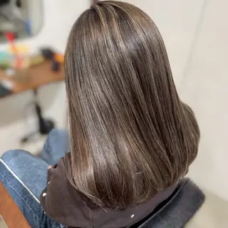 セミロング 坂本 璃里杏のヘアスタイル