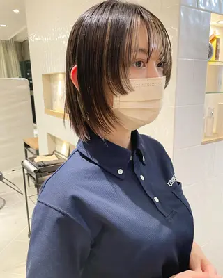 ショート カラー Loom.所属・村上雅人 ナチュラルモードのヘアスタイル