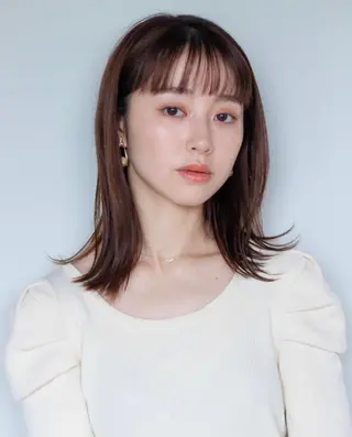 ミディアム カラー THE DAY所属・AKI HASHIMOTOのヘアスタイル