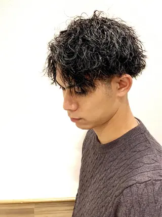 ミディアム パーマ ゼロスバーバーショップ所属・予約1000件超 ✨メンズパーマのヘアスタイル