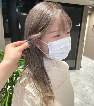 ロング カラー さと ちはるのヘアスタイル