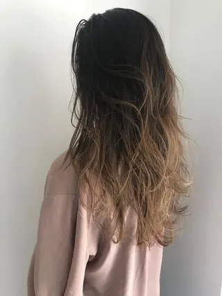 ロング 💫カットはなんでも 得意です✂️のヘアスタイル