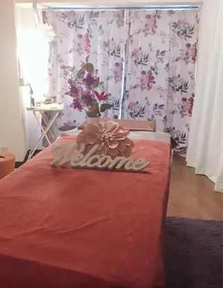 セミロング カラー パーマ ヘアアレンジ メンズ キッズ ネイル マツエク・マツパ アイブロウ 強圧オールハンド痩身&黄土よもぎ蒸しプライベートサロンClematis池袋所属・強圧オールハンド痩身 片野のエステ・リラクイメージ