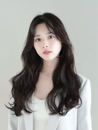 ロング カラー レイヤー/顔周り /透明感🩶高橋大のヘアスタイル