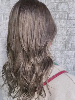 ミディアム カラー EMANON新宿南口所属・🦄中性ウルフ ☁️Shiori🦄のヘアスタイル