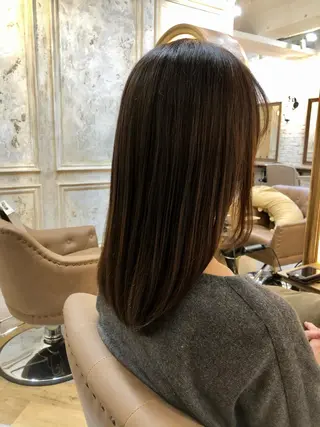 セミロング カラー Carina所属・セン北徒歩５分 キシタクのヘアスタイル