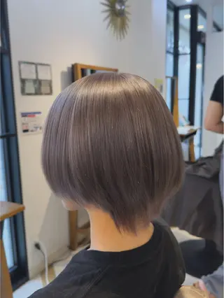 ショート カラー せいと/ウルフ/ ハイトーン/艶髪のヘアスタイル