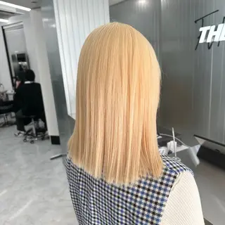 カラー ユイ☆ハイトーン ☆ブリーチデザインのヘアスタイル