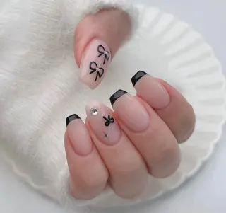 ミディアム nina beautyのネイルデザイン