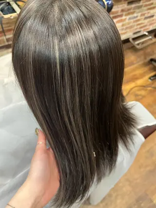 ミディアム 🩶atelier NALUちーさん🩶のヘアスタイル
