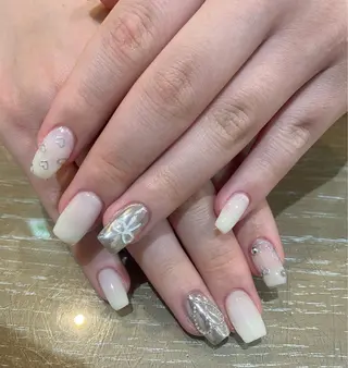 ネイル 藤井 里緒奈のネイルデザイン