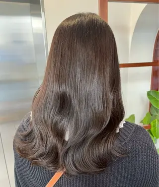 ロング カラー ✨️赤み消しカラー/ ミルクティーベージュのヘアスタイル