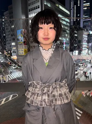 ショート HIKARI🐈⬛ ハイトーン×デザインのヘアスタイル