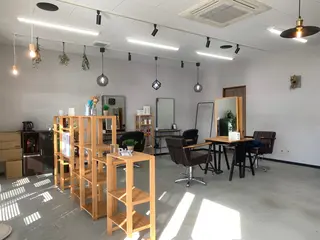 髪質改善カラーズ カフェプラスのヘアスタイル