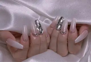 ネイル M2ネイルサロン【長さ出し&フィルイン導入店】所属・長さ出し専門店 RIRIのネイルデザイン