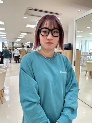 ショート カラー 🍀自然＆長持ち♪ 縮毛矯正の匠✨️のヘアスタイル